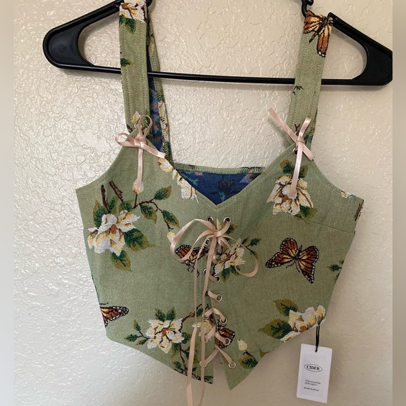 Top - Picture 2 of 4